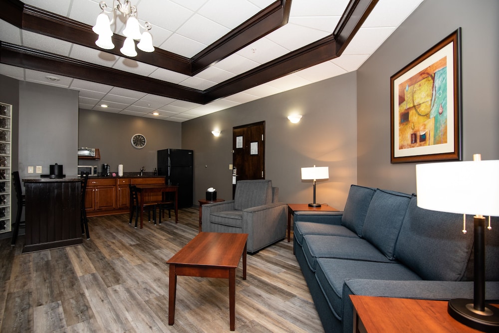 Suite, 1 King Bed, Non Smoking, Kitchenette - Photo 7