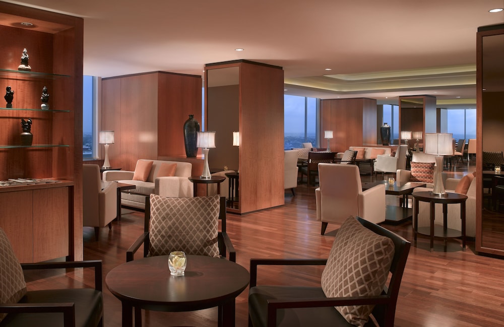 Executive Room, 1 King Bed, City View