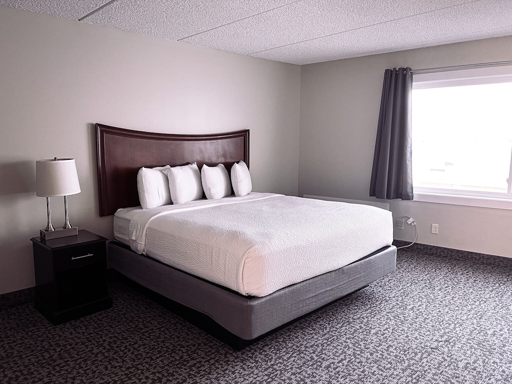 Best Value Room, 1 King Bed - Photo 1