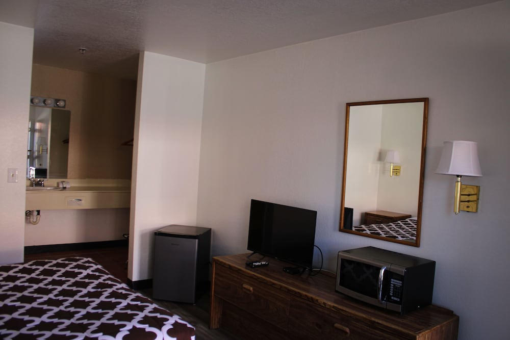 Standard Room, 1 Double Bed, Non Smoking - Photo 3
