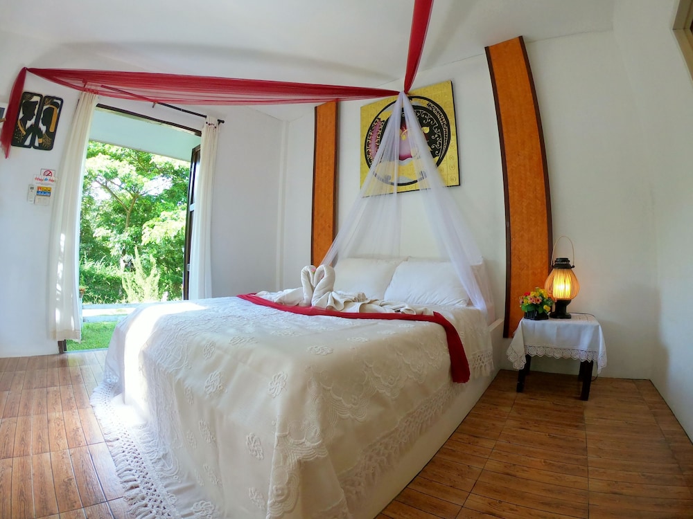 Triboon Room
