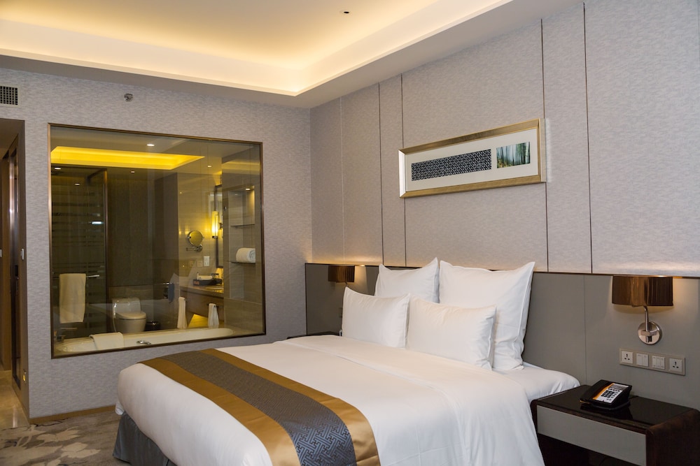 Executive Room, 1 King Bed photo 3