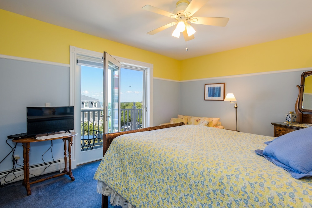 Room 5 photo 2