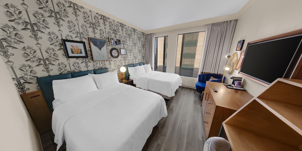 Standard Room, 2 Double Beds, Accessible, Non Smoking (Communications) - Photo 2