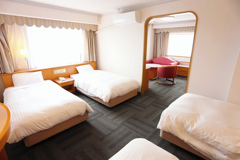 4 Bedrooms, Non Smoking, High Floor - Photo 1