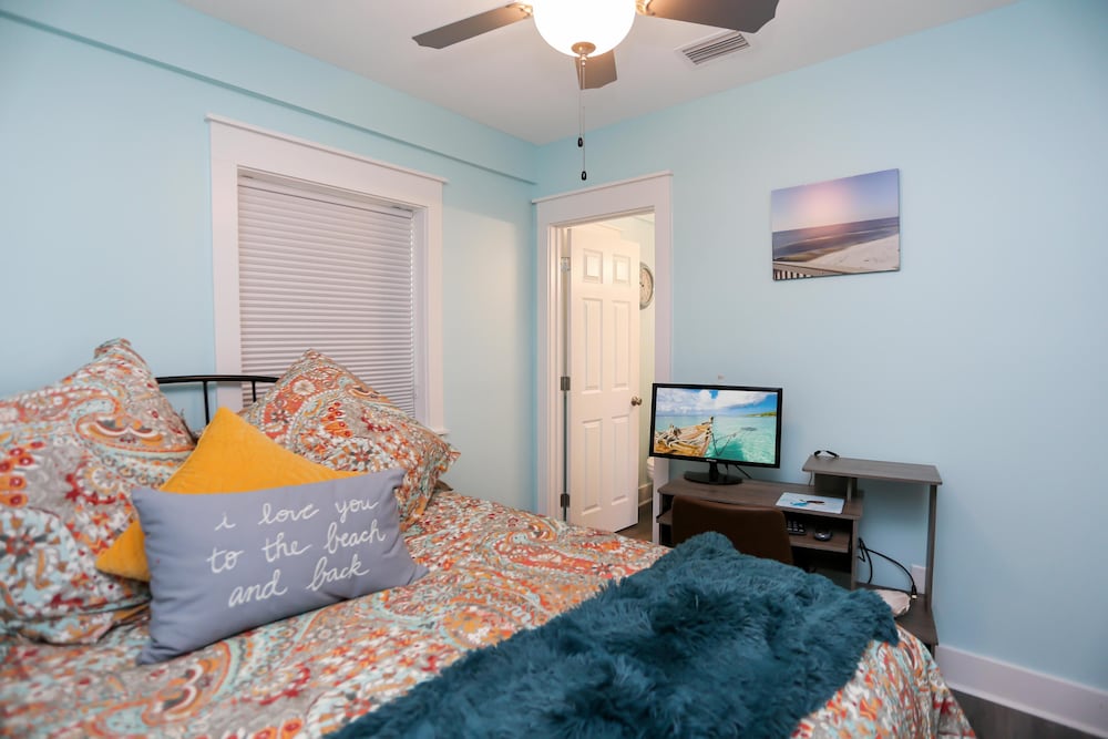 House, 2 Queen Beds (Beach View Lower) photo 1
