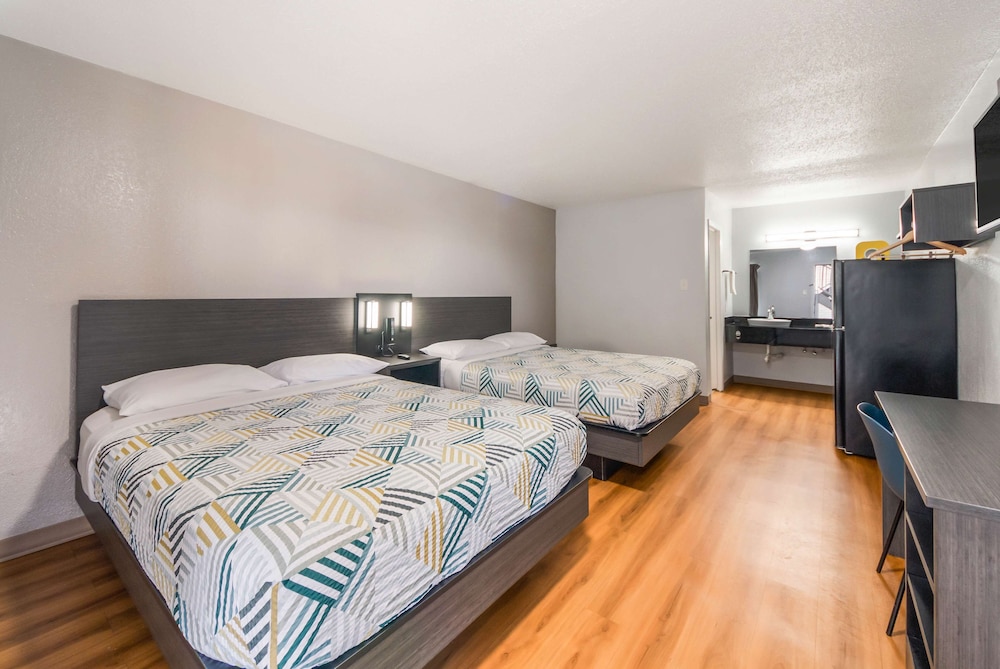 Standard Room, 2 Queen Beds, Non Smoking, Kitchenette - Photo 1