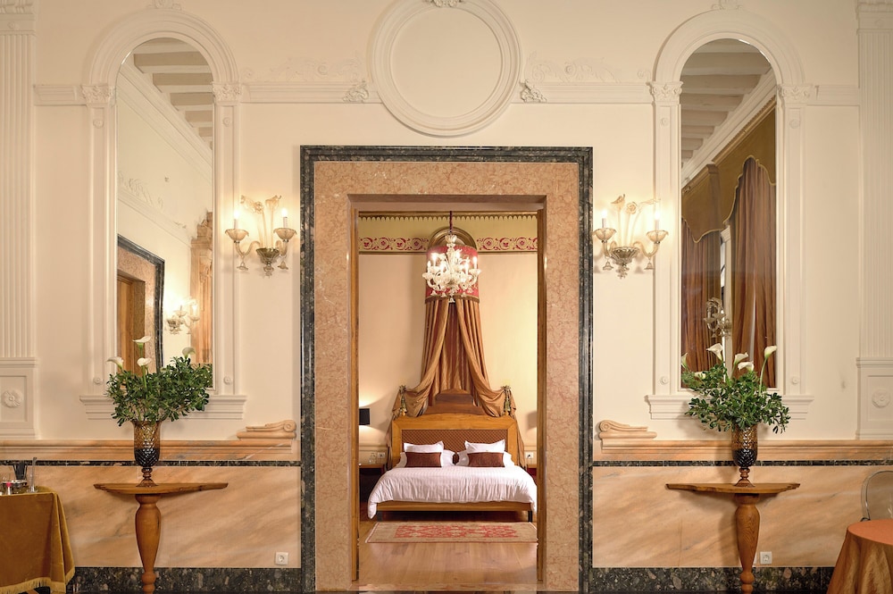 Luxury Apartment, City View