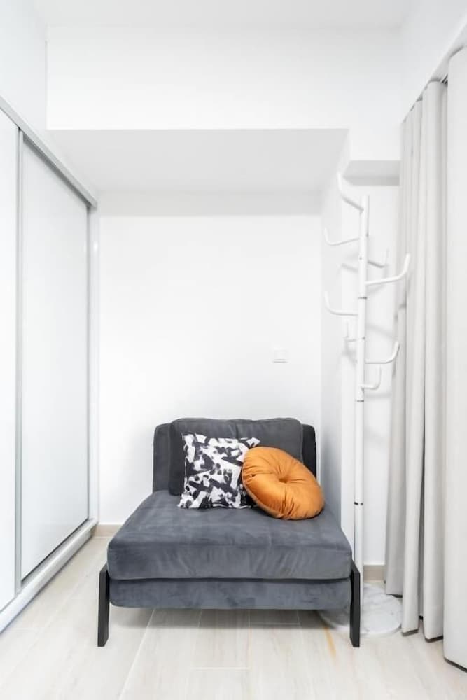Studio, Balcony, City View