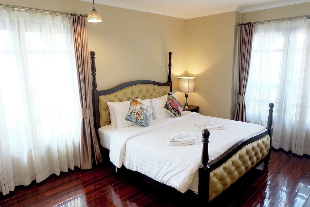 Grand Double Room, 1 King Bed, Accessible, Non Smoking photo 3