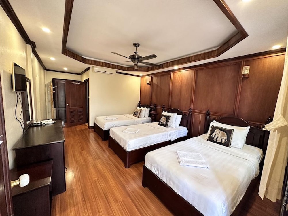 Deluxe Triple Room - Photo 20