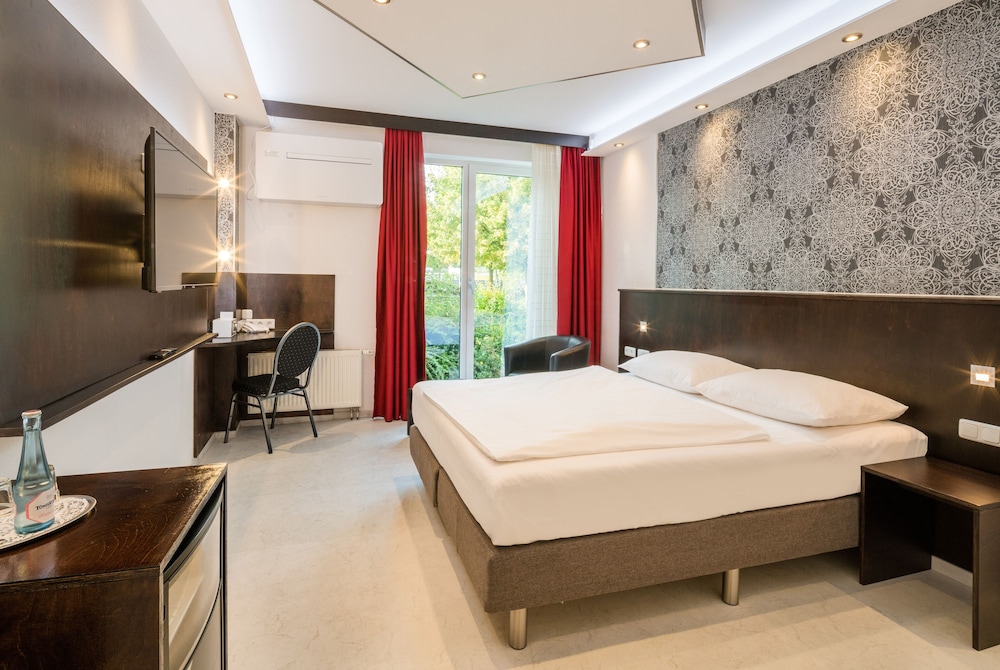 Comfort Room, 1 Queen Bed
