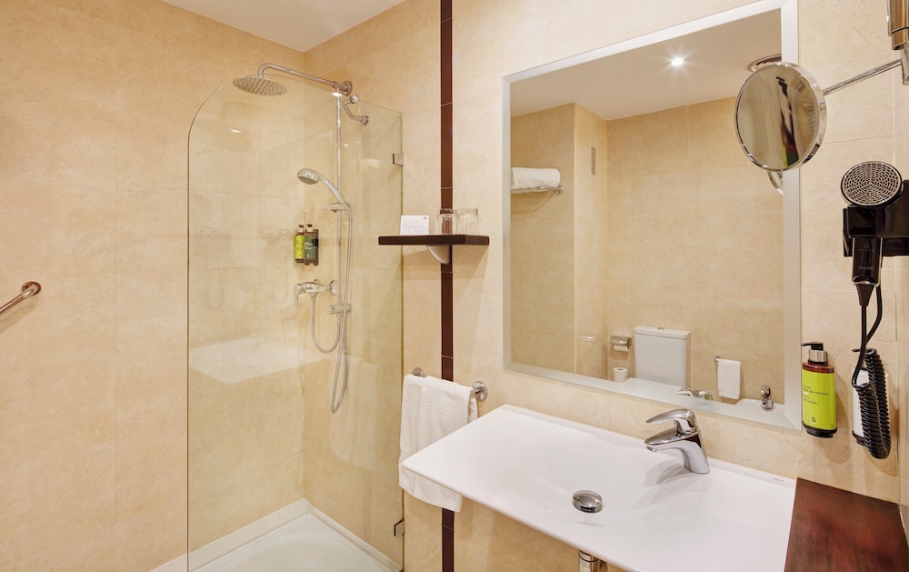 Standard Room, Bathtub - Photo 2