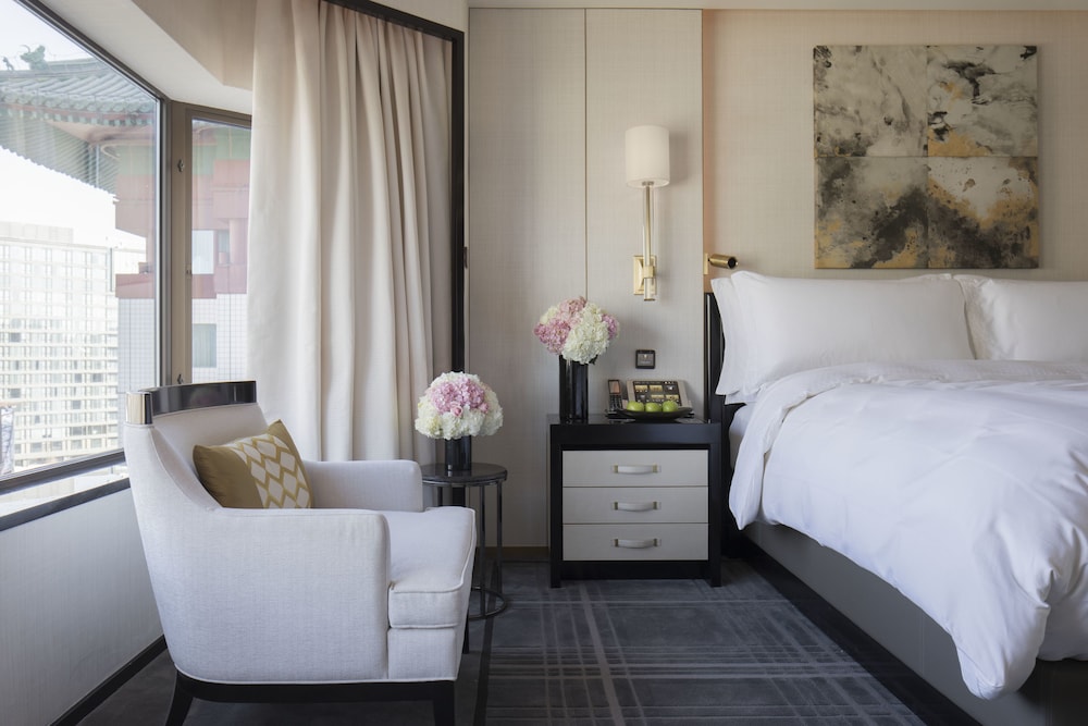 Grand Premier Suite, 1 King Bed - Photo 5