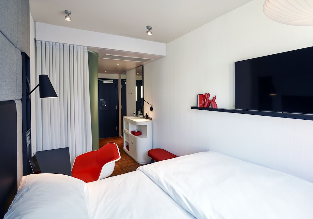 Room, 1 King Bed, City View