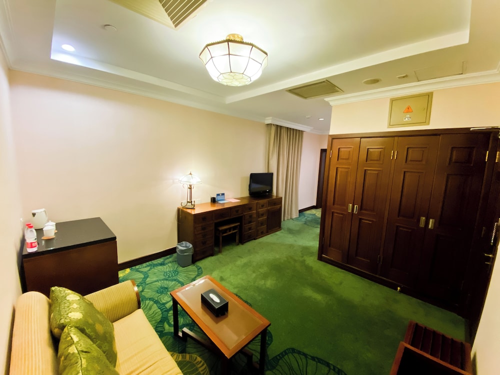Superior Executive Room - Photo 10