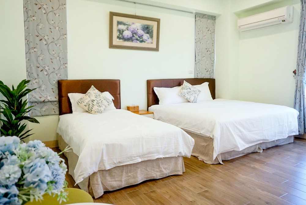 Superior Triple Room, Courtyard View photo 1