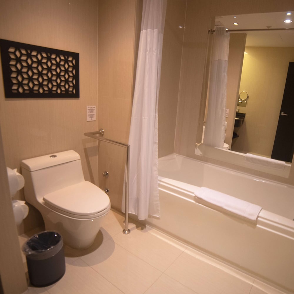 Room, 2 Double Beds, Accessible, Bathtub (Mobility & Hearing) photo 3