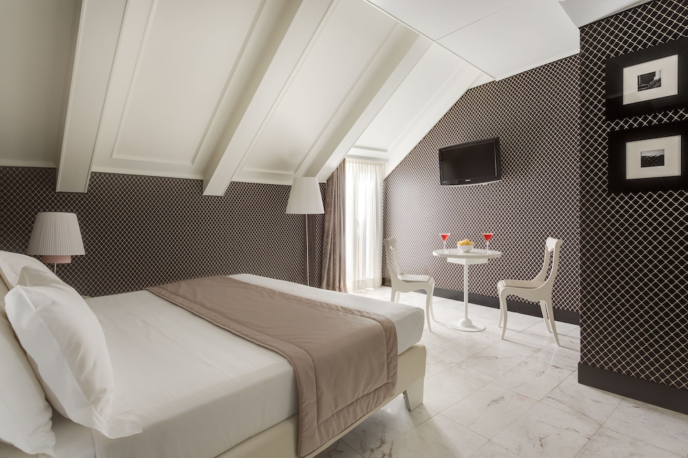Executive Room photo 1