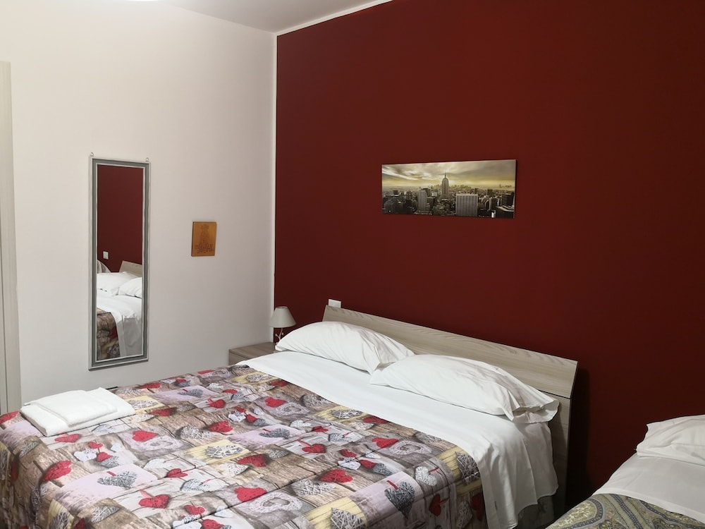 Deluxe Quadruple Room, Pool View