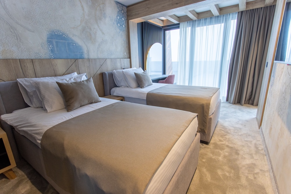 Superior Quadruple Room photo 2