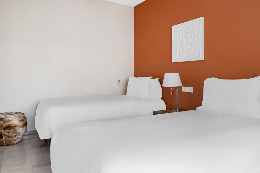 Apartment, 2 Bedrooms - Photo 1