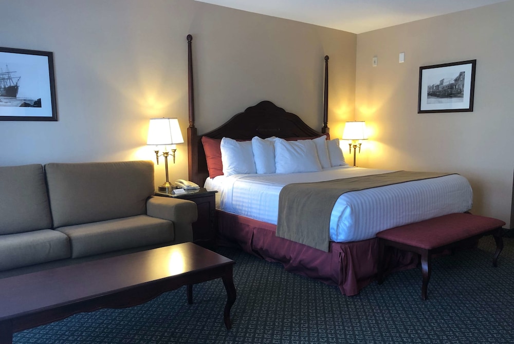 Room, 1 King Bed, Non Smoking, City View - Photo 1