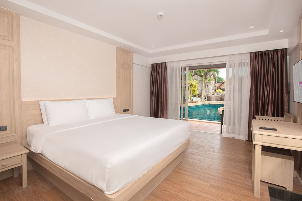 Room, Pool Access - Photo 4