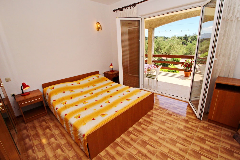 Comfort Apartment, 1 Bedroom, Terrace, Garden View photo 2
