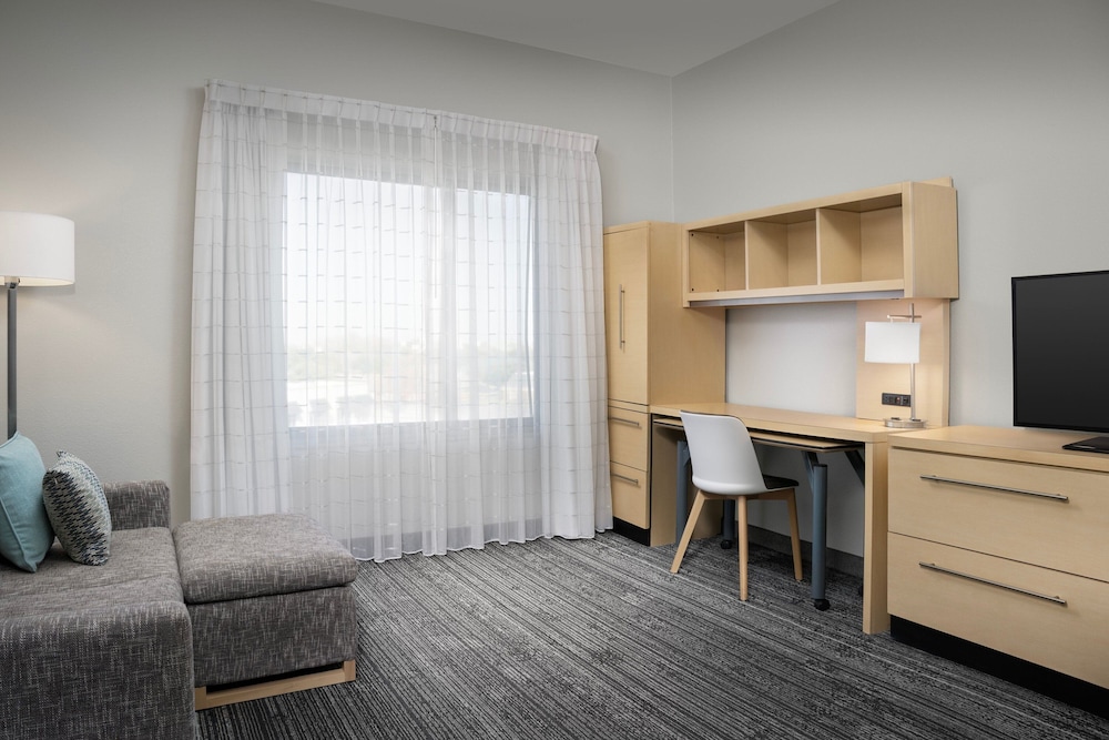 Suite, 2 Bedrooms - Photo 7