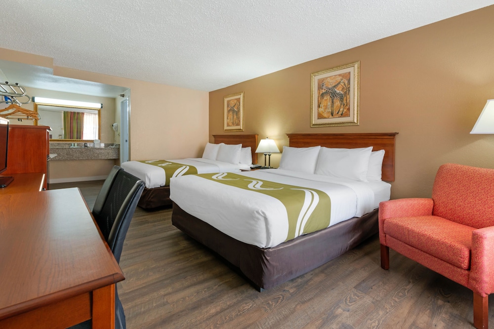 Suite, 2 Queen Beds, Accessible, Non Smoking (Upgrade) - Photo 4