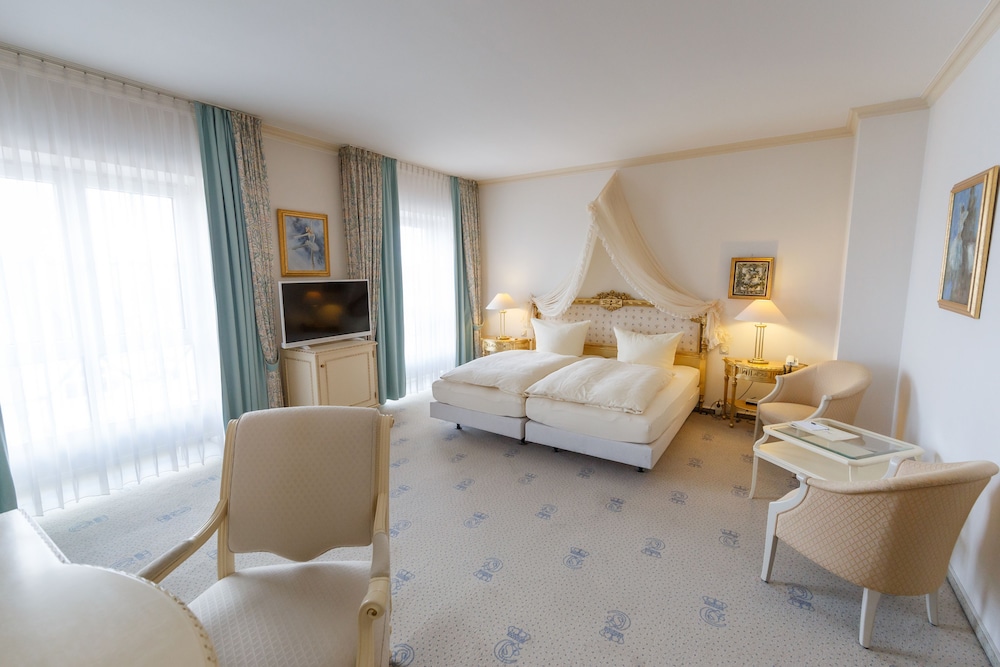 Double or Twin Room - Photo 5