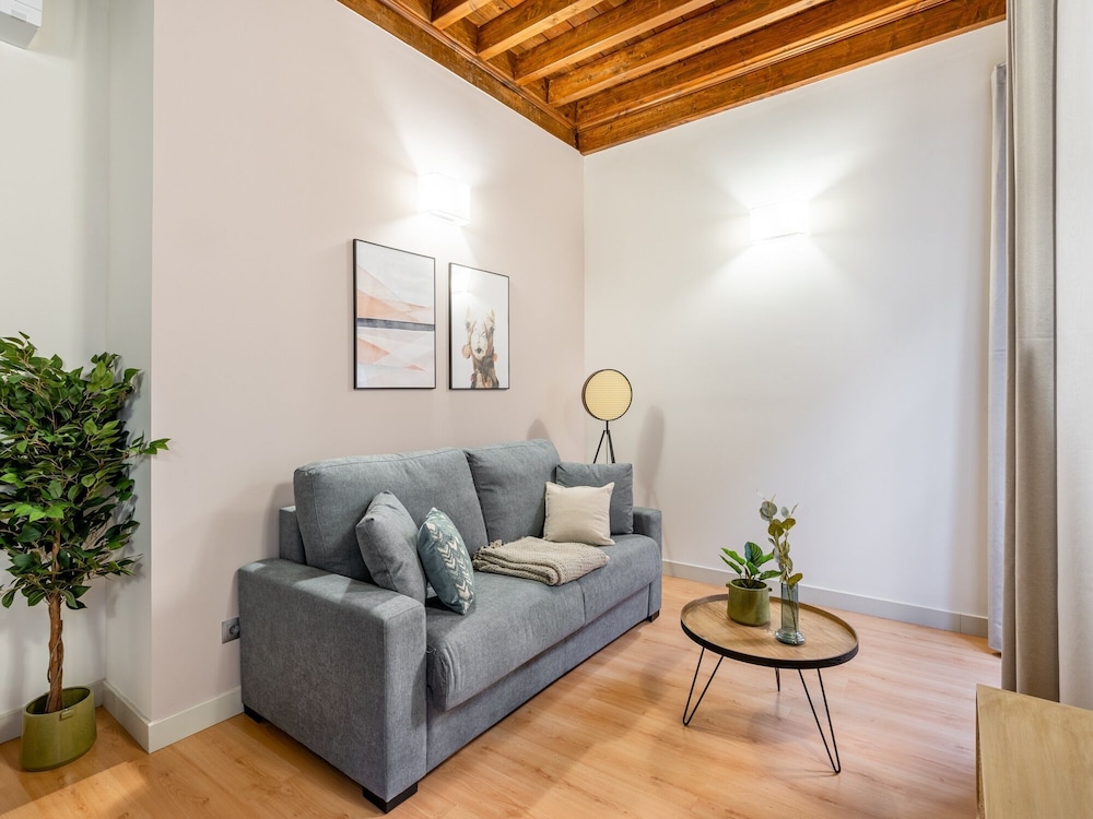 One-Bedroom Apartment with Balcony - Photo 17