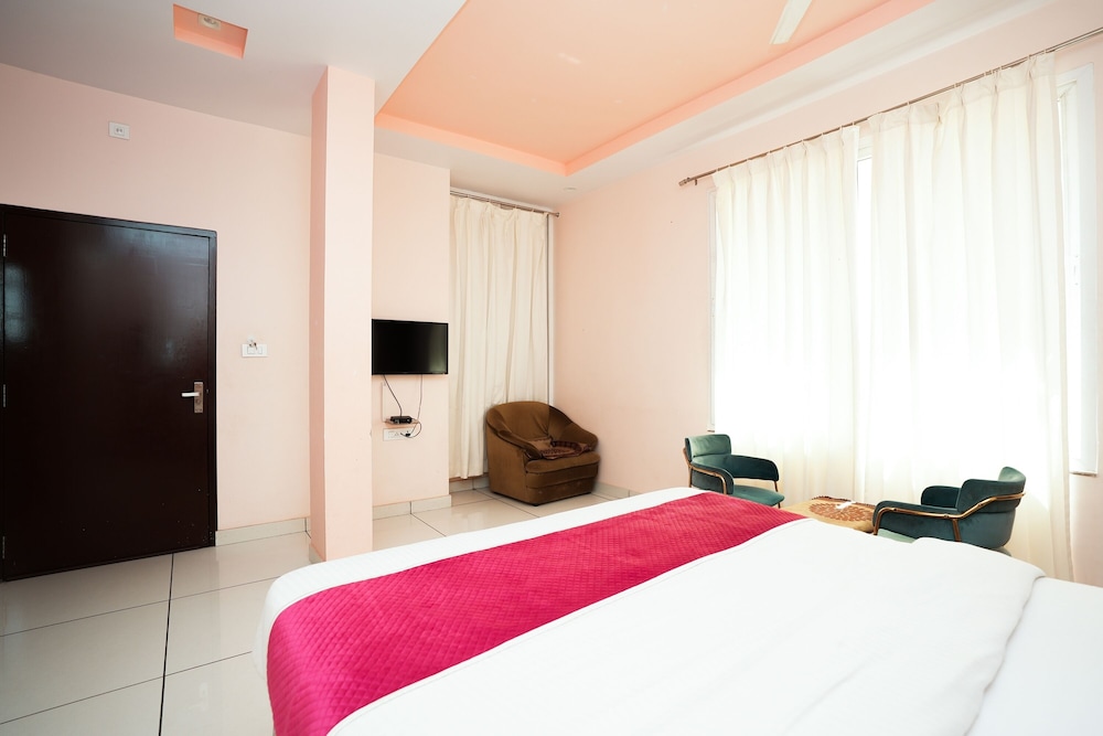 Deluxe Room - Photo 7