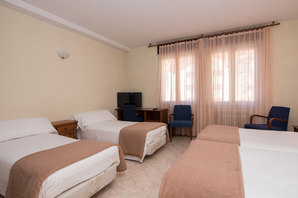 Quadruple Room (2+2) photo 1
