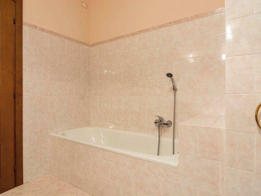 Room (Ondol) photo 3