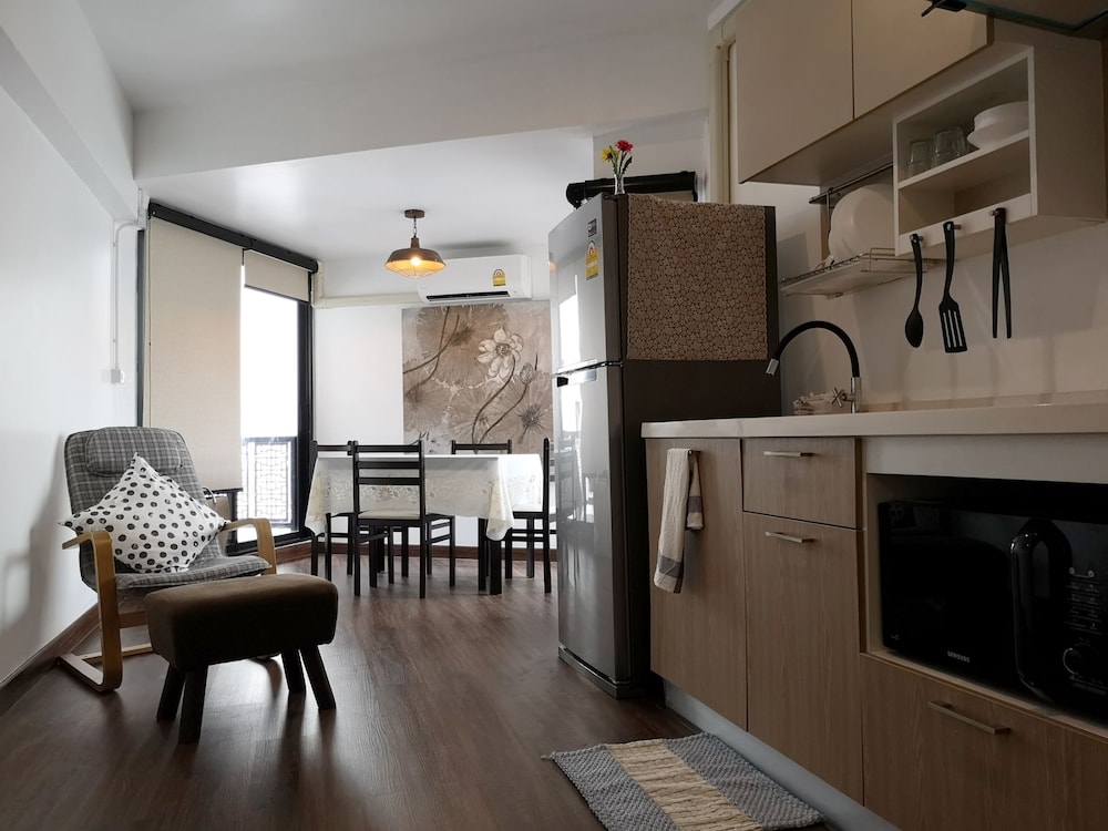 Family Room (4th Floor) photo 2