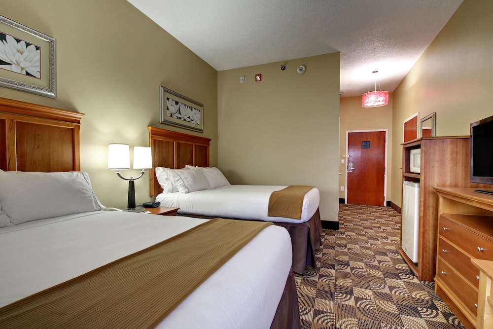Standard Room, 2 Queen Beds (Communications) - Photo 8