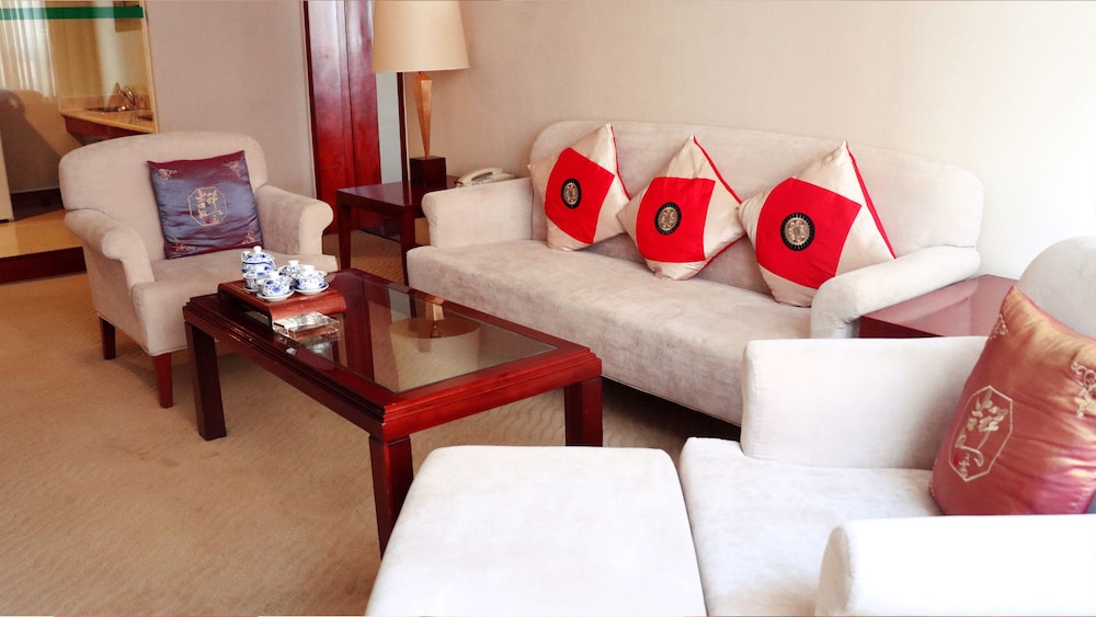 Suite, 1 Bedroom (With Living Area) photo 3
