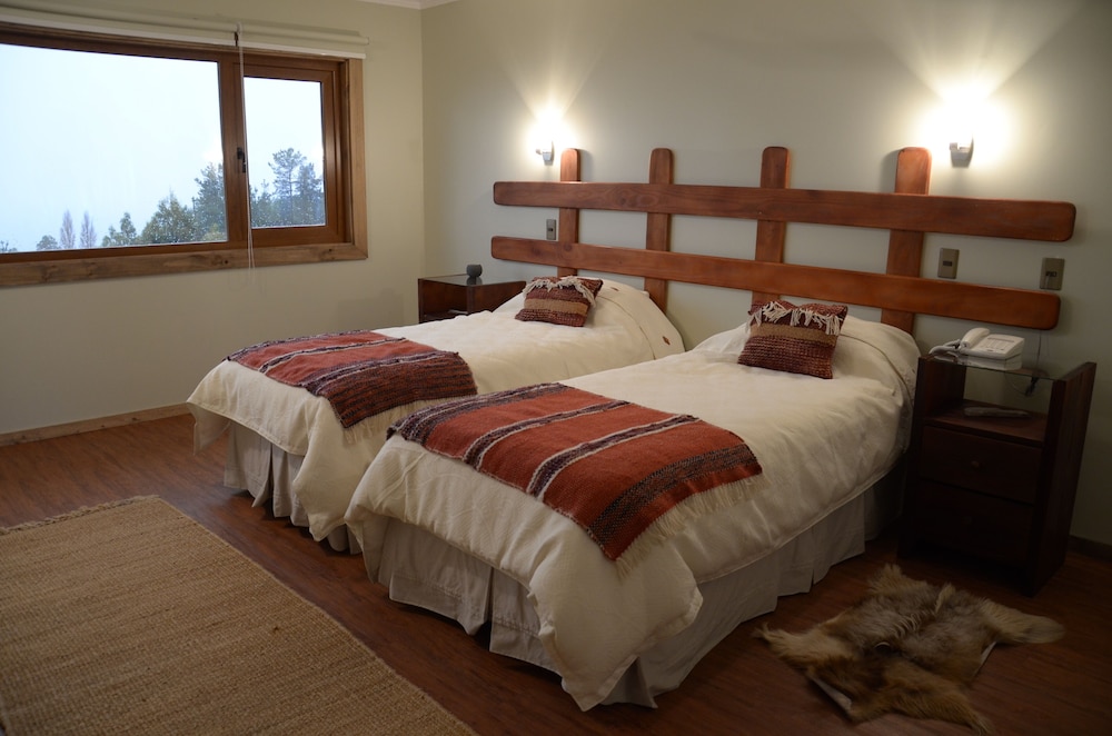Superior Double or Twin Room, Lake View photo 3