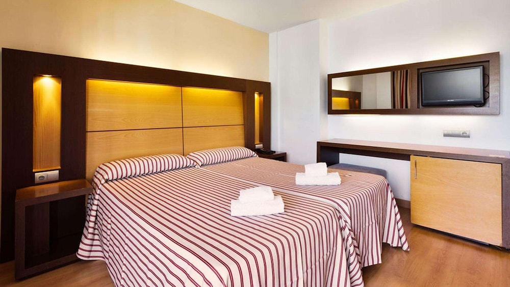 Standard Double Room Single Use photo 3