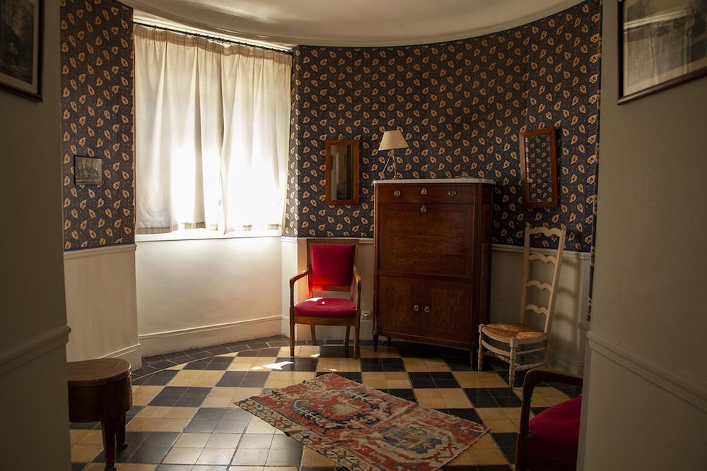 Deluxe Suite photo 2