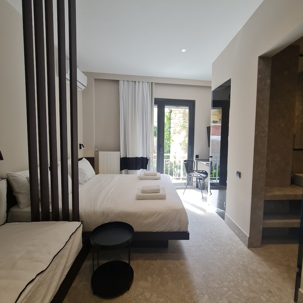 Superior Studio Suite (Hera) photo 1