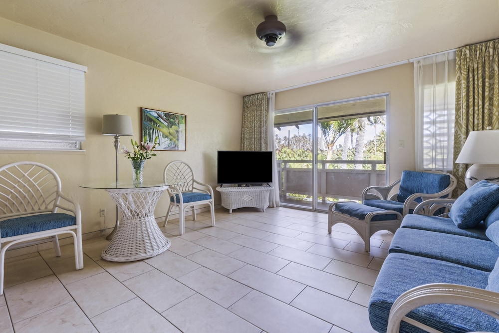 Standard Suite, 1 Bedroom, Kitchen (1 King Bed w/ Sofa Bed) - Photo 5