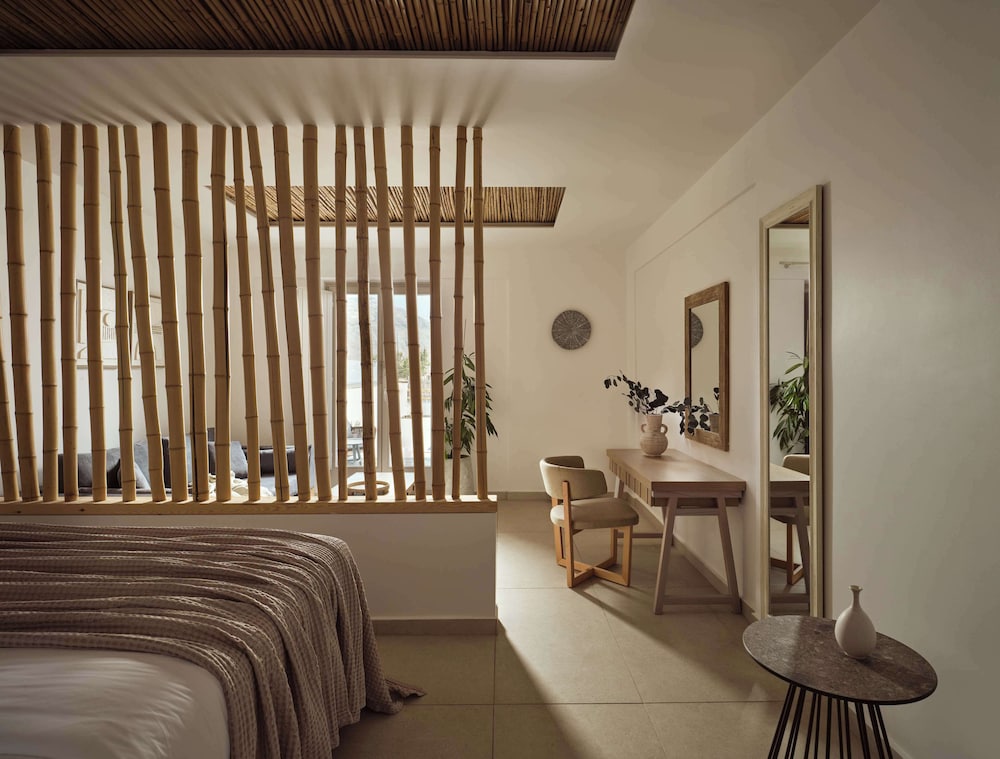 King Junior Suite with Private Heated Pool and Hydromassage