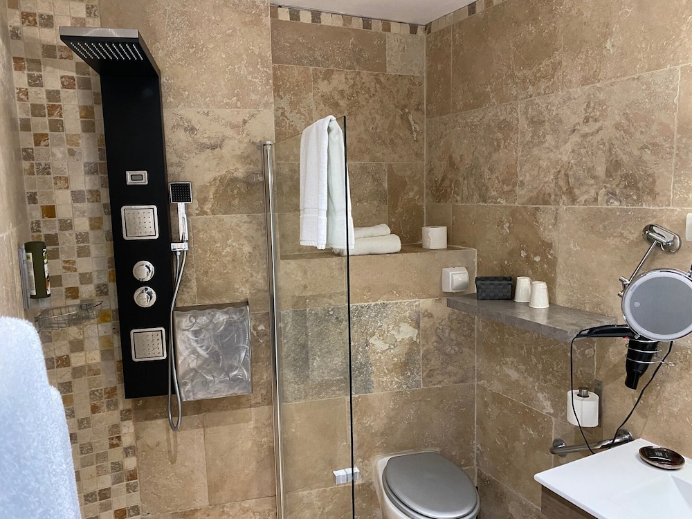 Premium Double Room photo 3