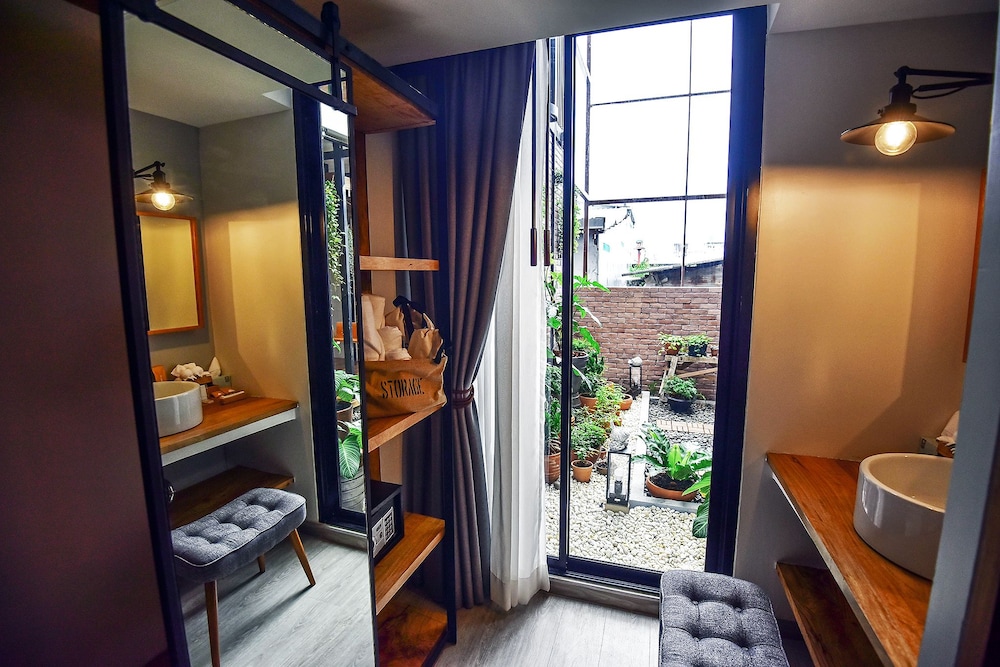 Deluxe Double Room With Garden photo 3