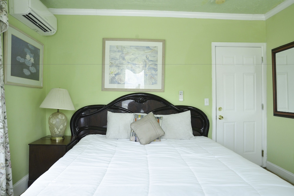 Single Room, 1 King Bed (Trezila) photo 1