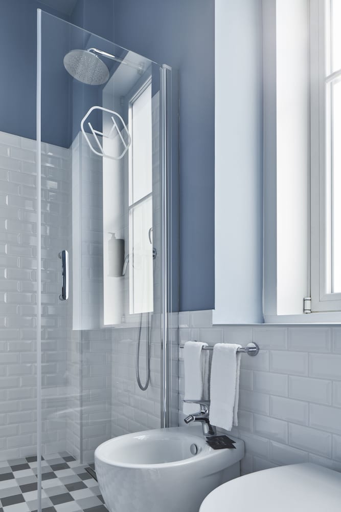 Panoramic Quadruple Room (Modernist King Panoramic) - Photo 4