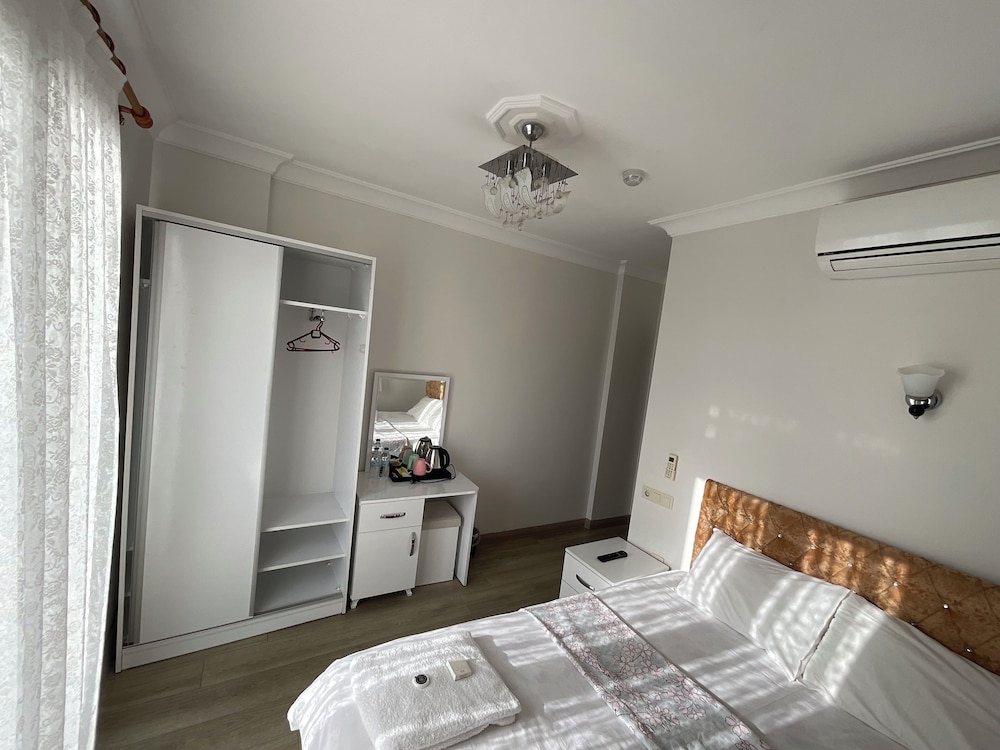 Room photo 2
